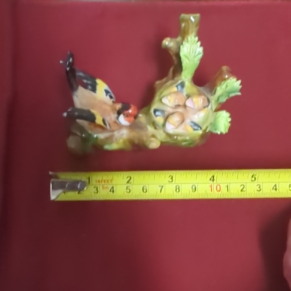 Royal Doulton Goldfinch with Nest Figurine – Designed by J.T. Jones Vintage Porc - Picture 8 of 8